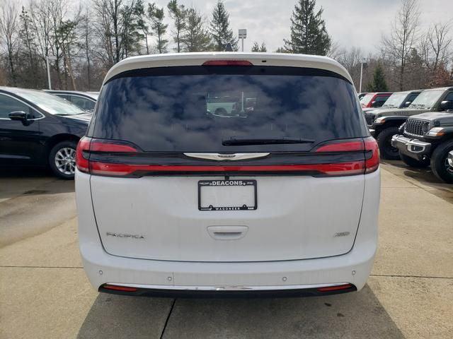 2026 Chrysler Pacifica Select AWD