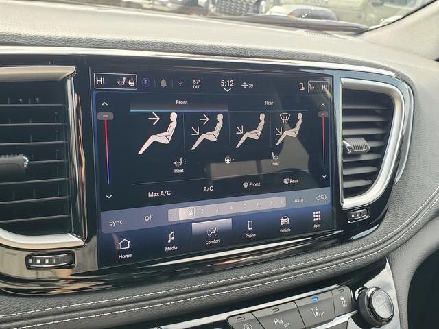 2026 Chrysler Pacifica Select AWD