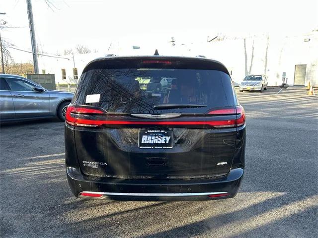2026 Chrysler Pacifica Pinnacle AWD