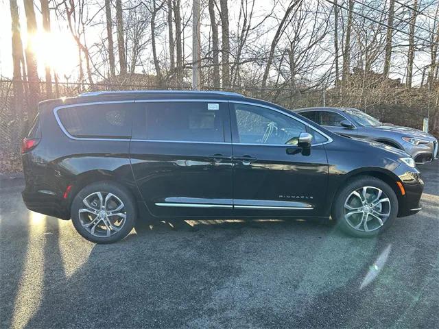 2026 Chrysler Pacifica Pinnacle AWD