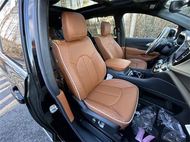 2026 Chrysler Pacifica Pinnacle AWD