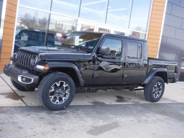 2026 Jeep Gladiator GLADIATOR SAHARA 4X4