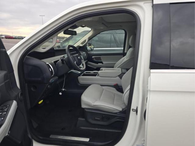 2025 Ford Expedition Platinum MAX
