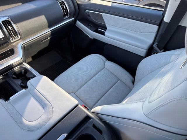 2025 Ford Expedition Platinum MAX
