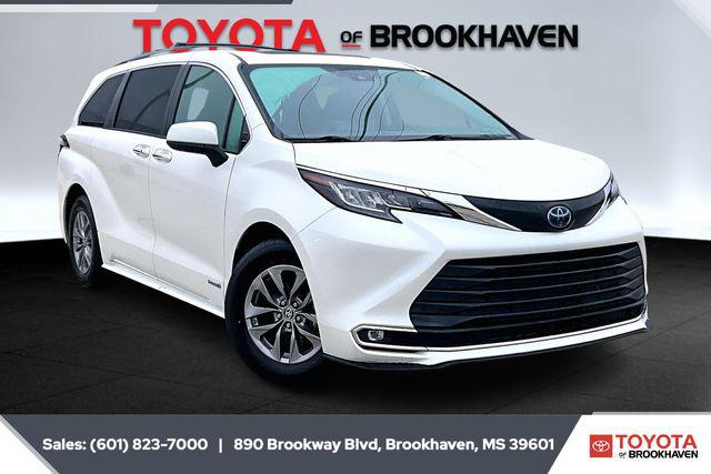 2021 Toyota Sienna XLE