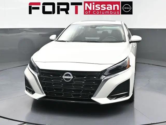 2025 Nissan Altima SL FWD