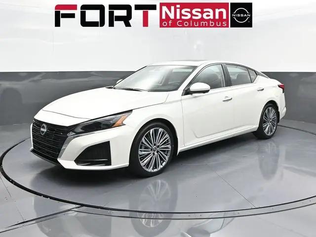 2025 Nissan Altima SL FWD
