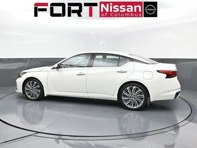2025 Nissan Altima SL FWD