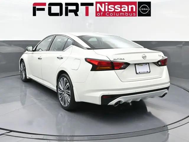 2025 Nissan Altima SL FWD
