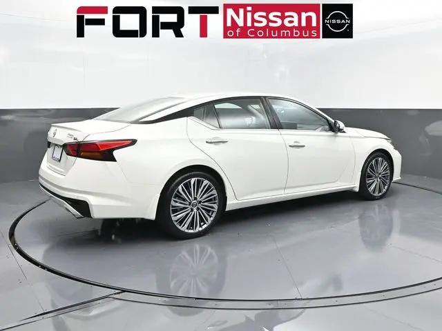 2025 Nissan Altima SL FWD