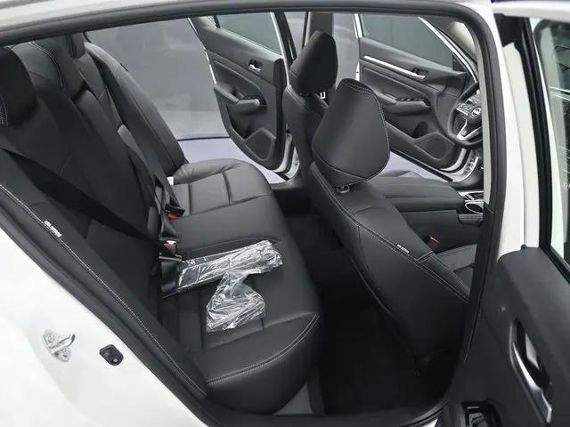 2025 Nissan Altima SL FWD