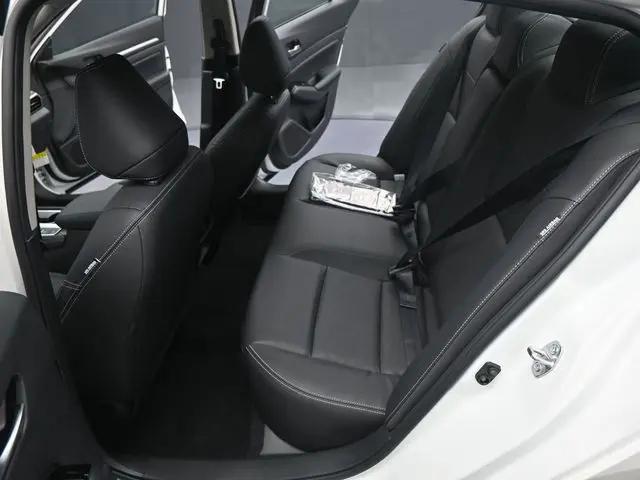 2025 Nissan Altima SL FWD