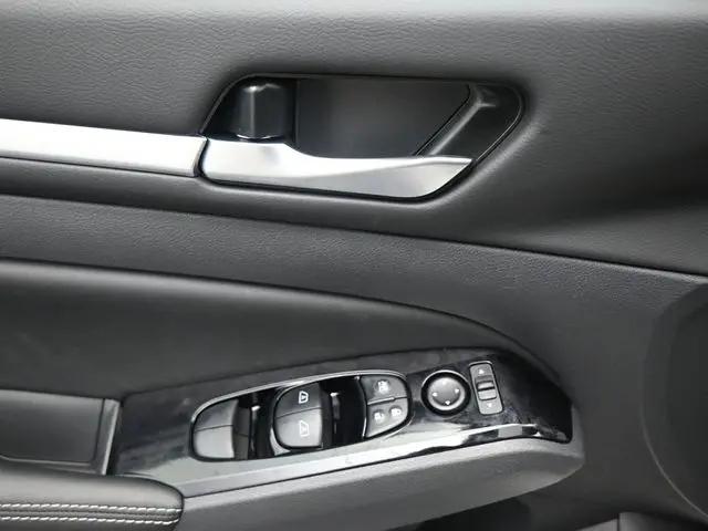2025 Nissan Altima SL FWD