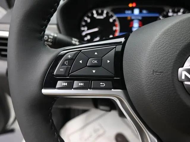 2025 Nissan Altima SL FWD