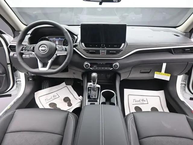 2025 Nissan Altima SL FWD