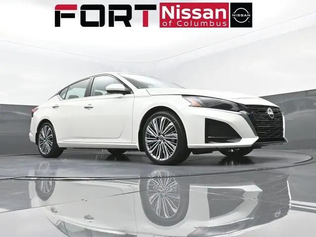 2025 Nissan Altima SL FWD