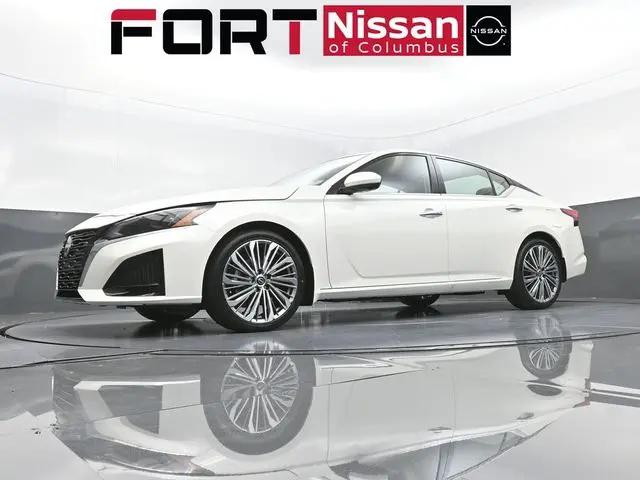 2025 Nissan Altima SL FWD