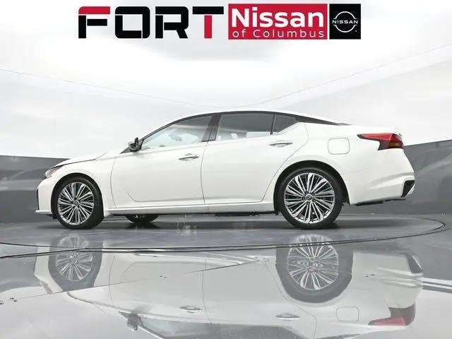 2025 Nissan Altima SL FWD