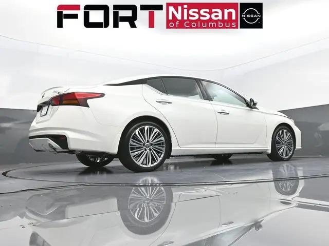 2025 Nissan Altima SL FWD