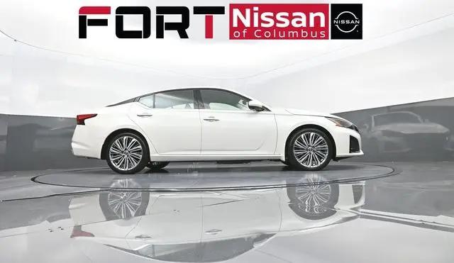 2025 Nissan Altima SL FWD