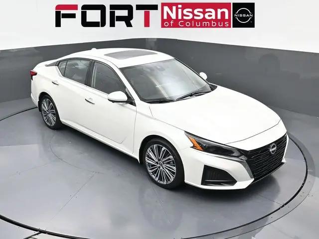 2025 Nissan Altima SL FWD