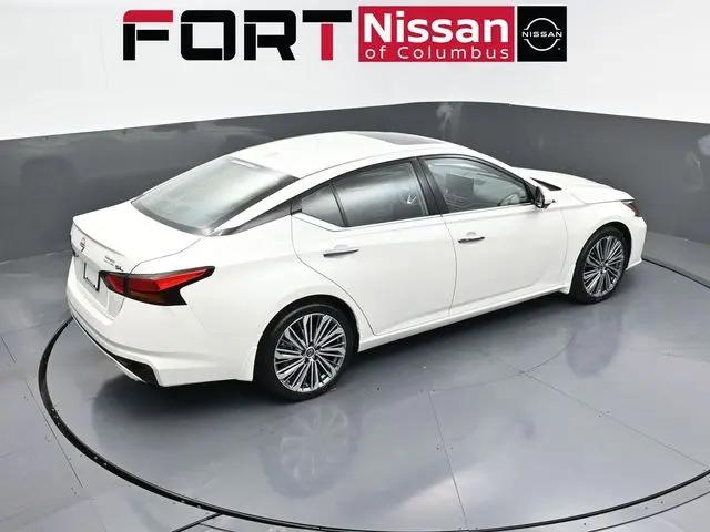 2025 Nissan Altima SL FWD