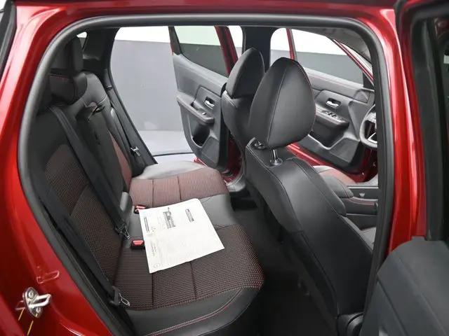 2025 Nissan Kicks SR FWD