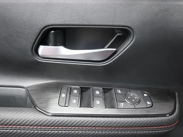 2025 Nissan Kicks SR FWD