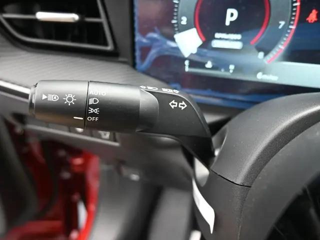 2025 Nissan Kicks SR FWD
