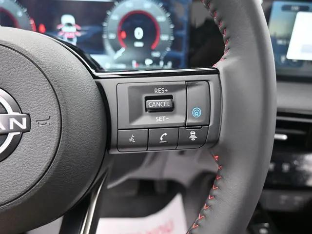 2025 Nissan Kicks SR FWD