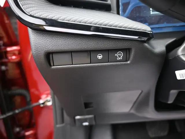2025 Nissan Kicks SR FWD