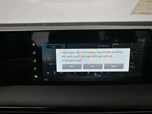2025 Nissan Kicks SR FWD