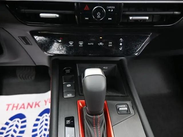 2025 Nissan Kicks SR FWD