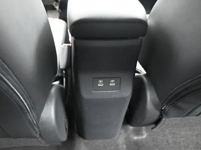 2025 Nissan Kicks SR FWD