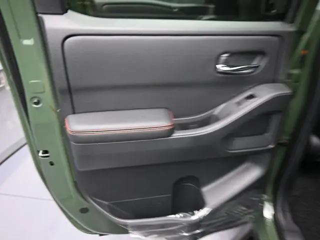 2025 Nissan Frontier Crew Cab PRO-X 4x2