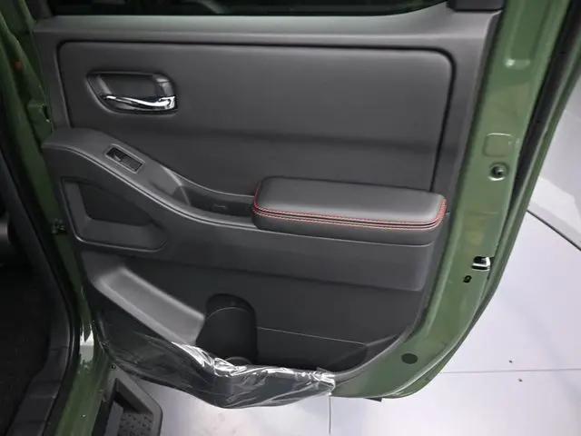 2025 Nissan Frontier Crew Cab PRO-X 4x2