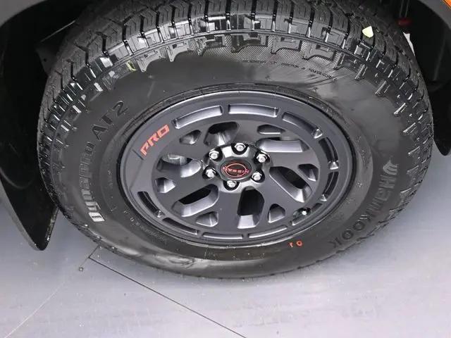 2025 Nissan Frontier Crew Cab PRO-X 4x2