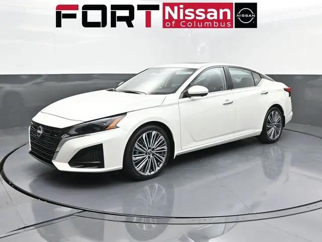 2025 Nissan Altima SL FWD