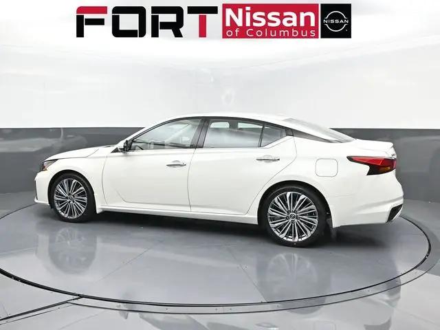 2025 Nissan Altima SL FWD