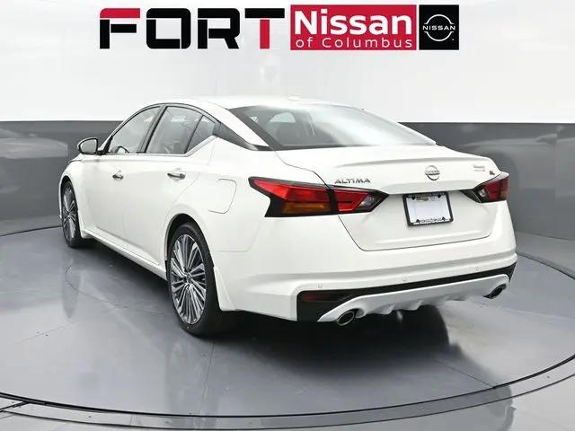 2025 Nissan Altima SL FWD