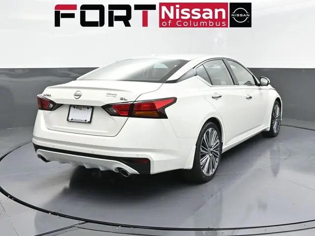 2025 Nissan Altima SL FWD