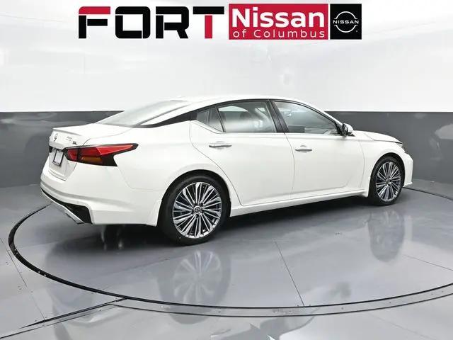 2025 Nissan Altima SL FWD