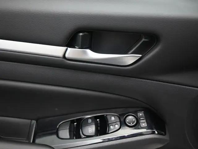 2025 Nissan Altima SL FWD