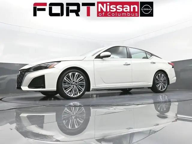 2025 Nissan Altima SL FWD