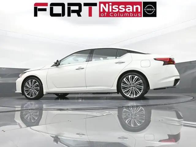 2025 Nissan Altima SL FWD