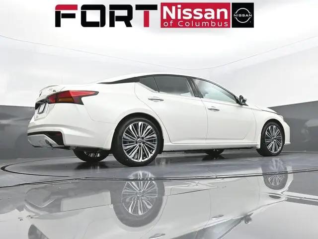 2025 Nissan Altima SL FWD