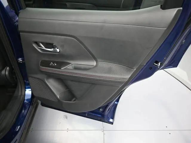 2025 Nissan Kicks SR FWD
