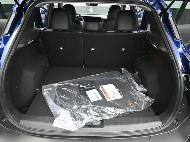 2025 Nissan Kicks SR FWD