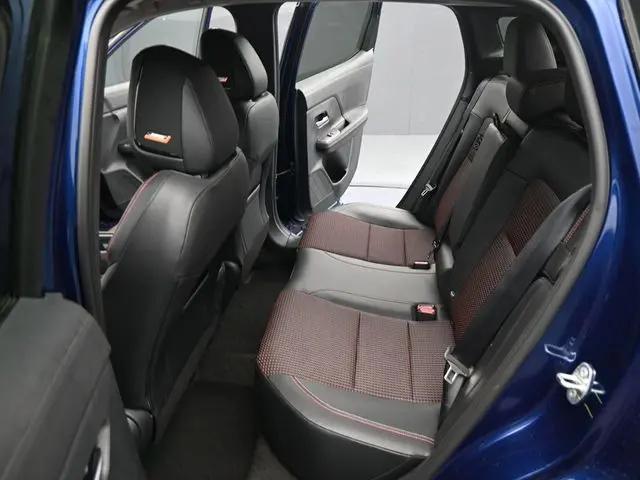 2025 Nissan Kicks SR FWD