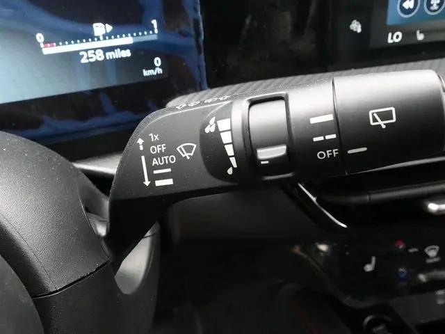2025 Nissan Kicks SR FWD